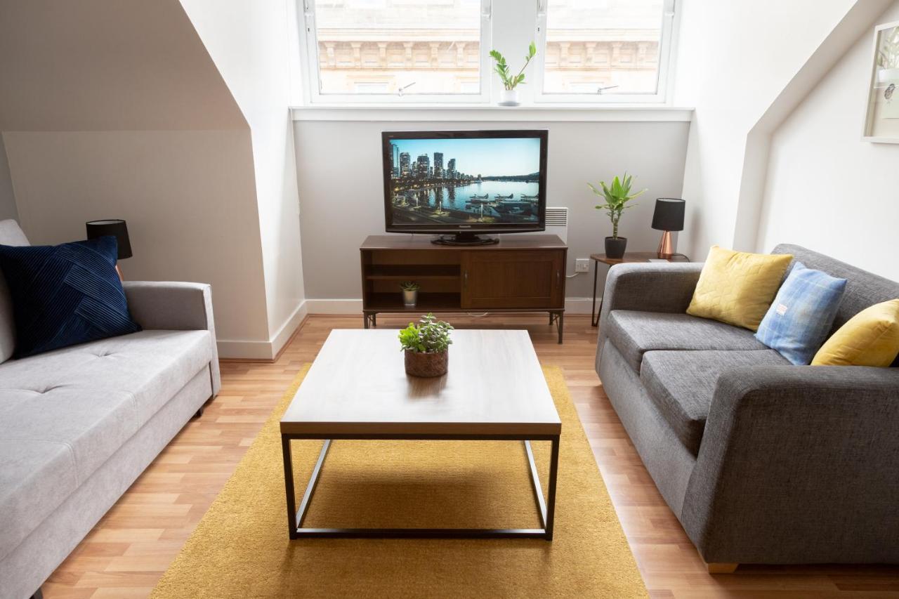 Modern Merchant City Apartment By George Square Glasgow Exterior foto